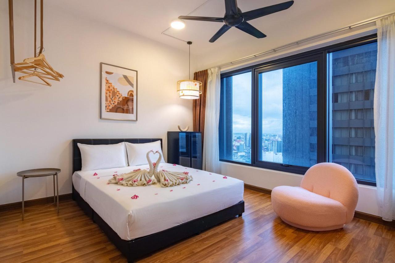 Tropicana 218 Macalister X Airlevate Suites George Town Eksteriør bilde