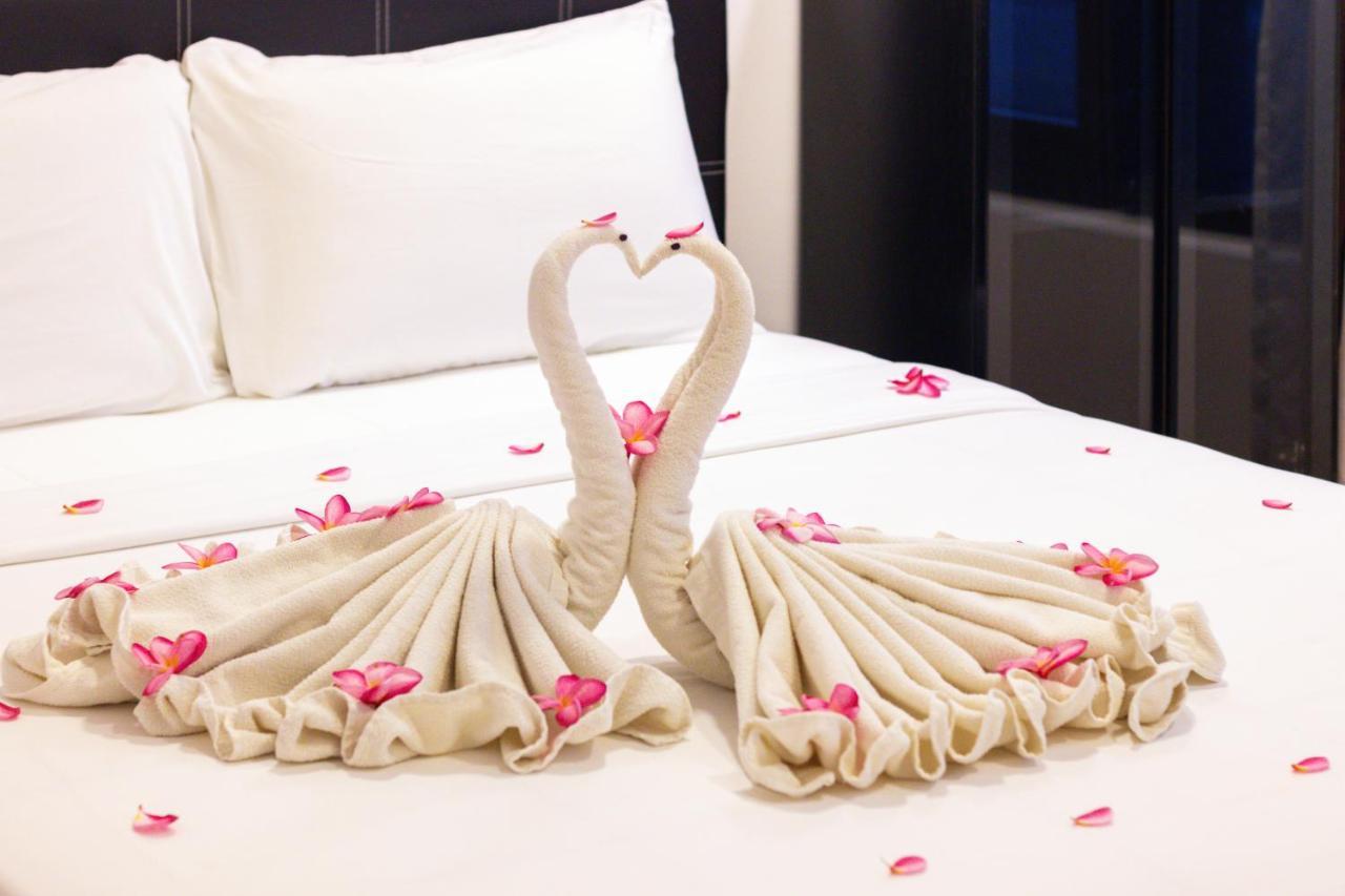 Tropicana 218 Macalister X Airlevate Suites George Town Eksteriør bilde