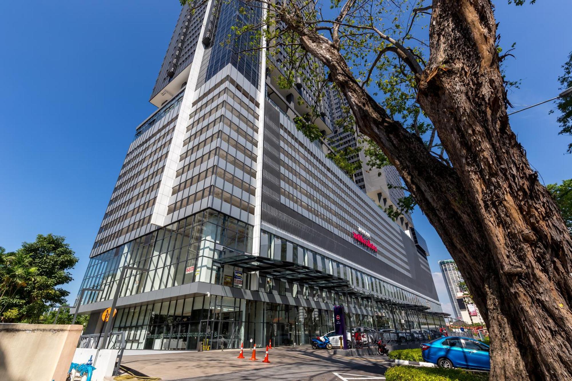 Tropicana 218 Macalister X Airlevate Suites George Town Eksteriør bilde