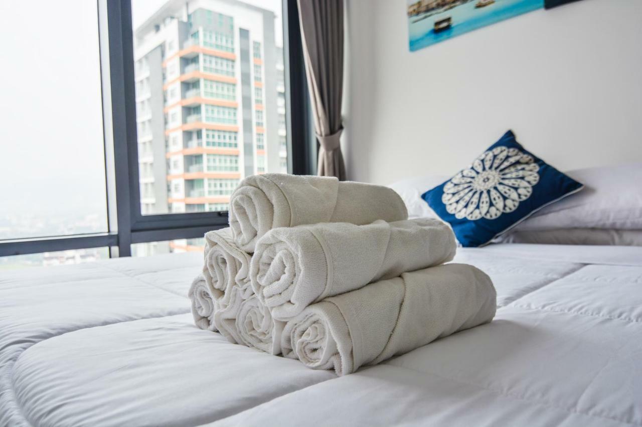 Tropicana 218 Macalister X Airlevate Suites George Town Eksteriør bilde